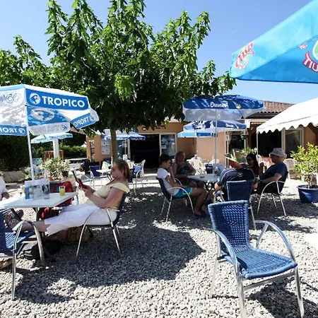 אתר קמפינג Mobil-home Confortable - 6 Pers. - Api-1-52-2167 *